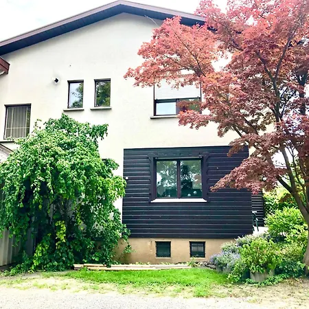 Crown Living Design Apartment - 2 Schlafzimmer - Kueche - Gratis Parkplatz - Abstellraum Fuer Fahrraeder/Ski Mader Exterior foto