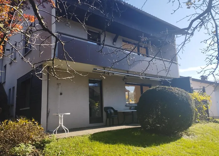 Crown Living Design Apartment - 2 Schlafzimmer - Kueche - Gratis Parkplatz - Abstellraum Fuer Fahrraeder/Ski