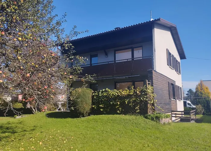 Crown Living Design Apartment - 2 Schlafzimmer - Kueche - Gratis Parkplatz - Abstellraum Fuer Fahrraeder/Ski
