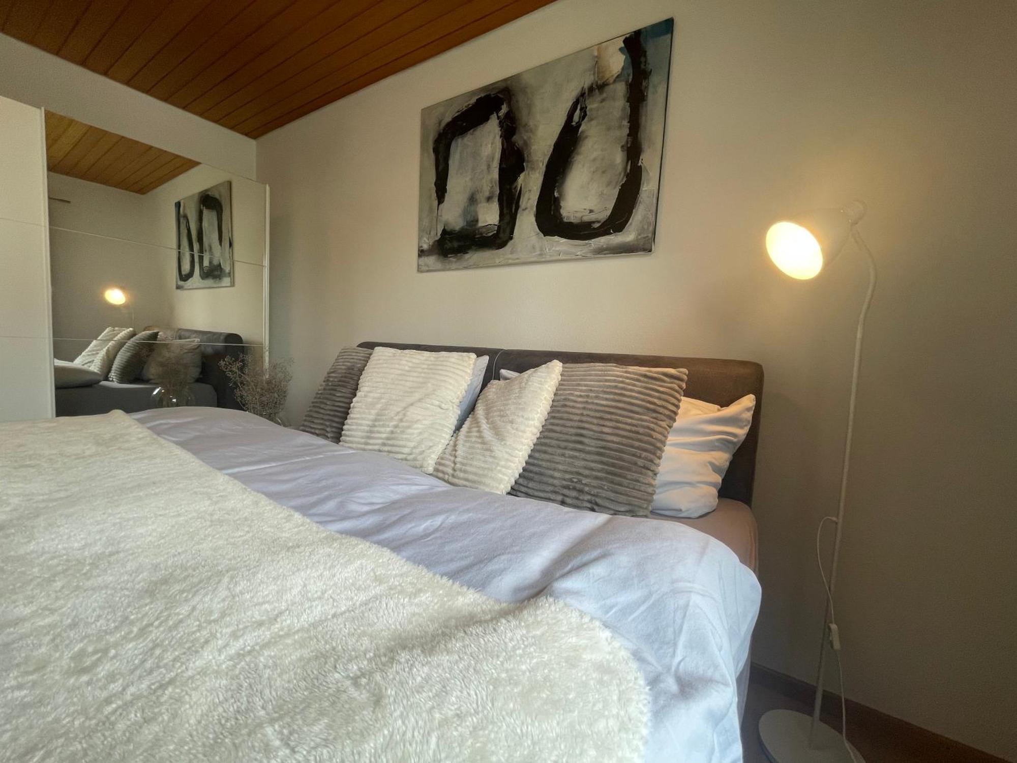 Crown Living Design - 2 Schlafzimmer - Kueche - Gratis Parkplatz - Abstellraum Fuer Fahrraeder/ski Apartment
