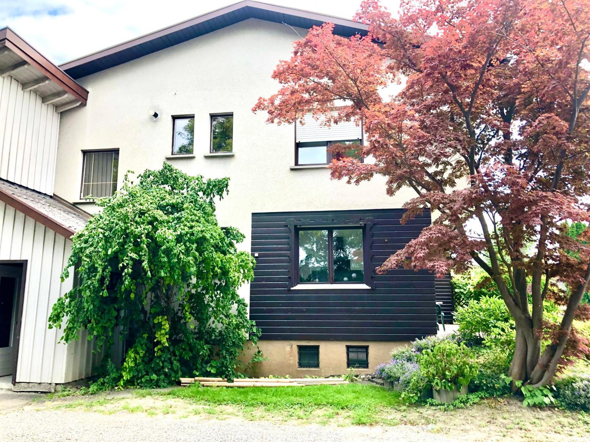 Crown Living Design - 2 Schlafzimmer - Kueche - Gratis Parkplatz - Abstellraum Fuer Fahrraeder/ski *